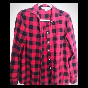 🍁🍂 Red & black plaid button up